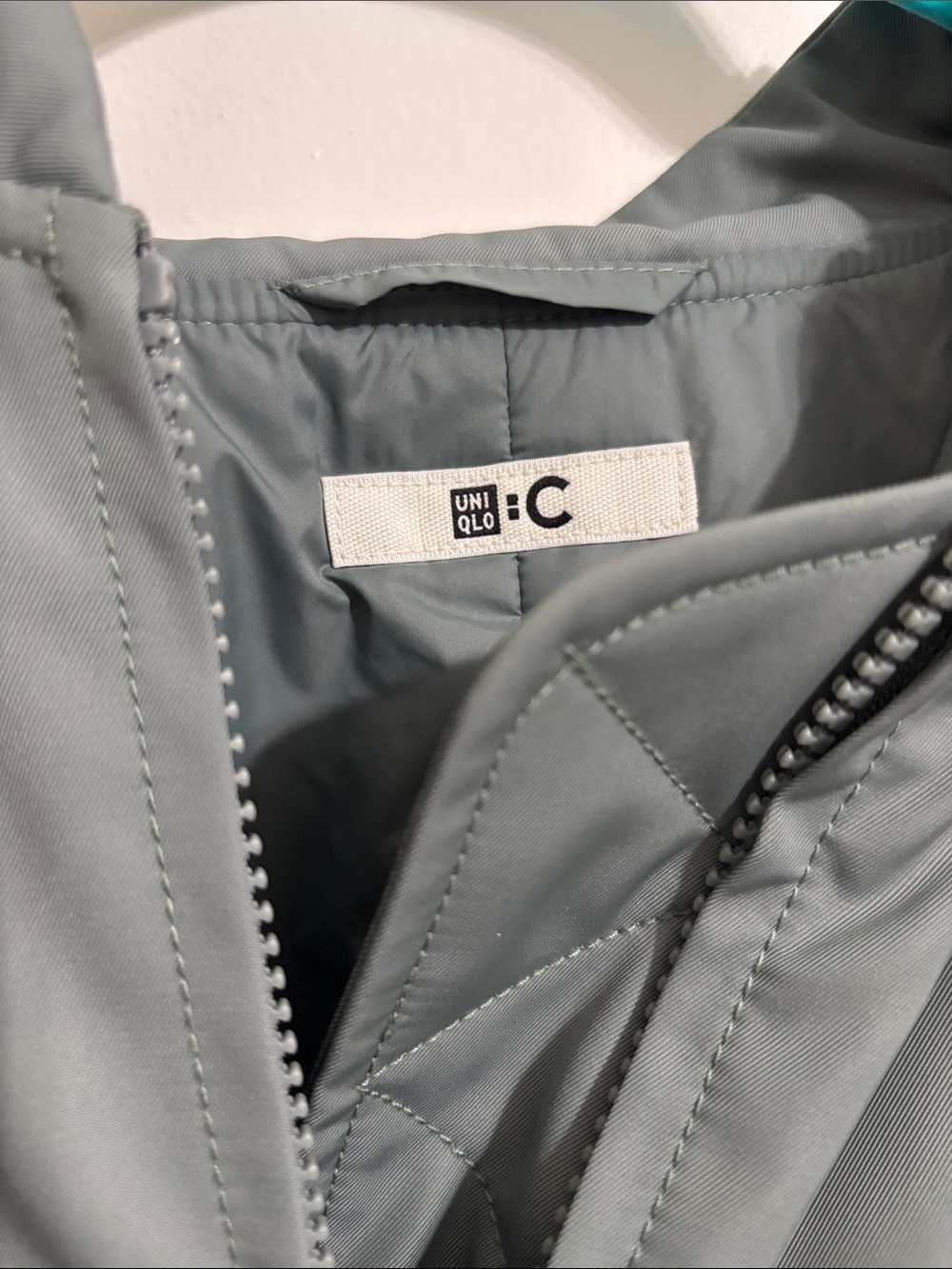 NWT Uniqlo Bomber Jacket in Green - Picture 3 of 5
